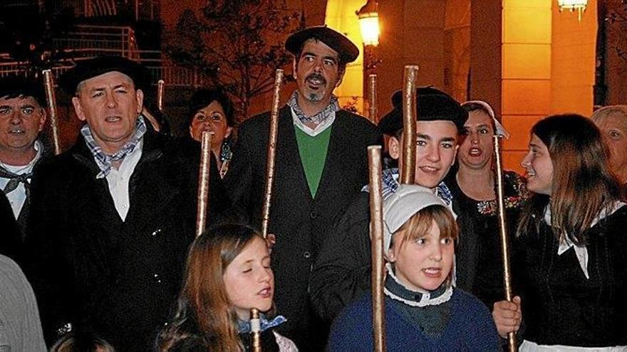 El alcalde canta coplas en El Antiguo