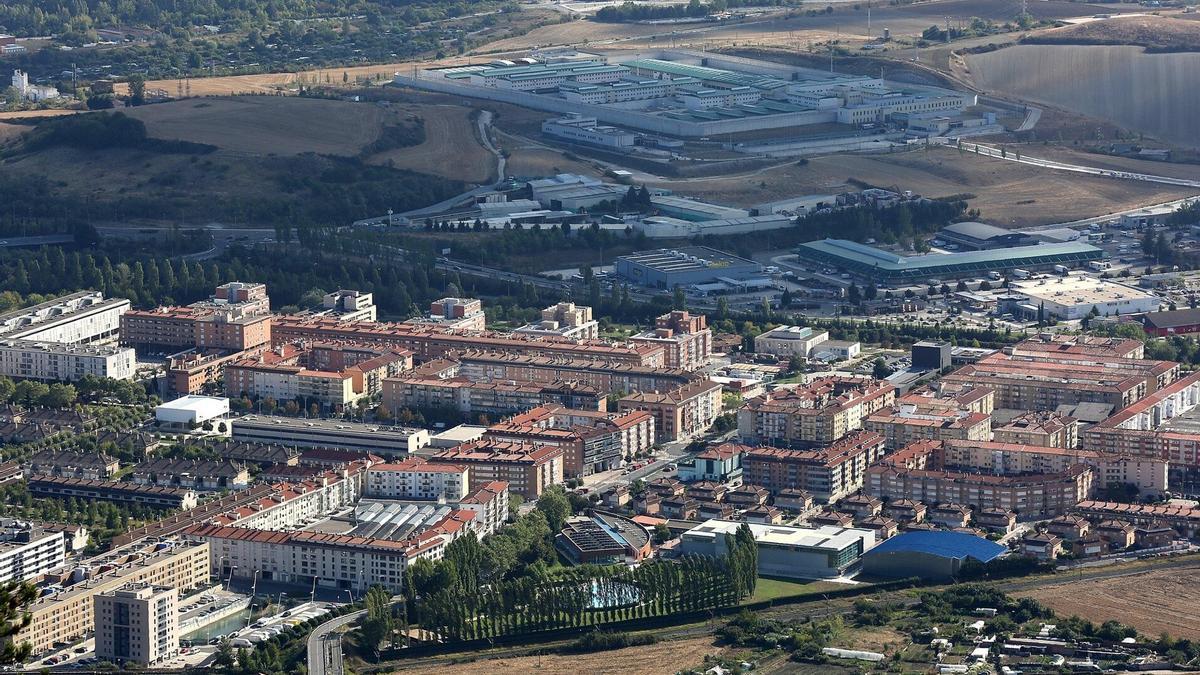 Vista aérea de Berriozar y de la Cárcel de Pamplona.