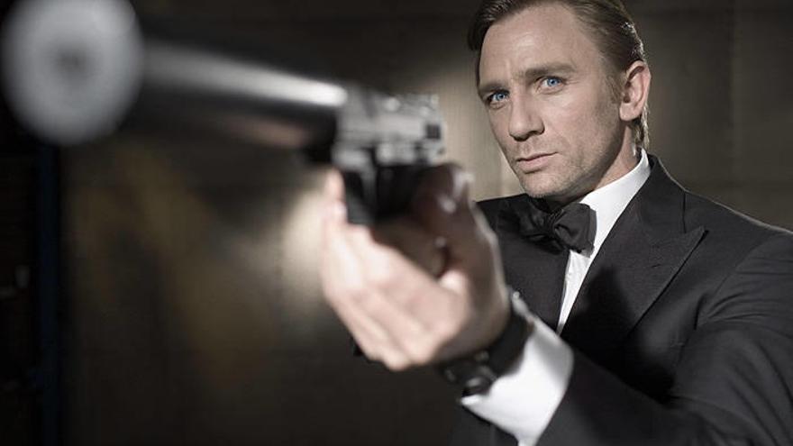 James Bond y su licencia para vestir