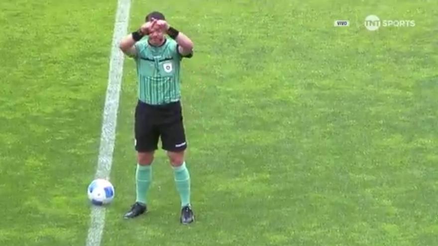 La original campaña contra el cáncer de mama que han hecho en un partido de fútbol