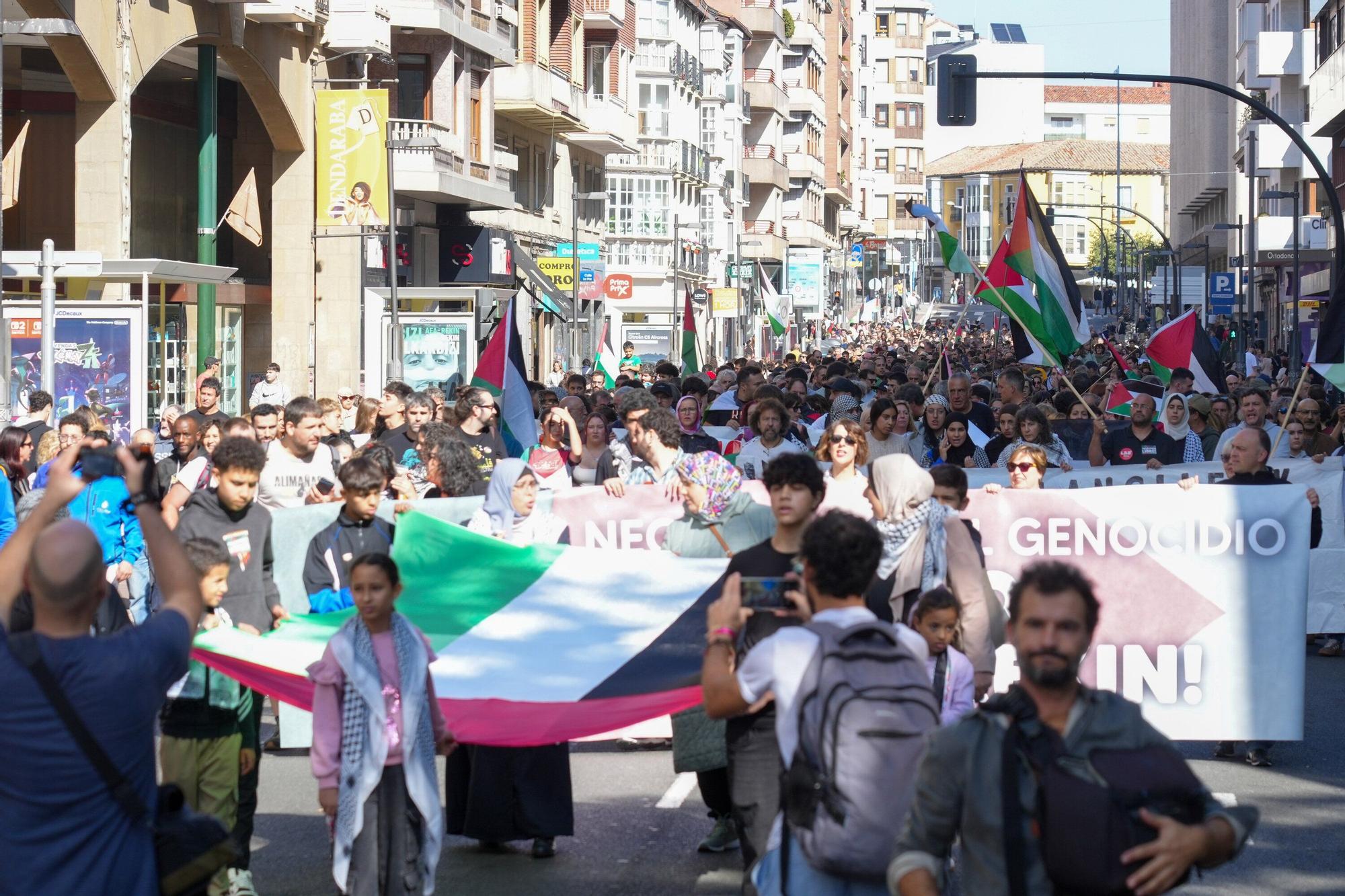 Manifestación en favor del pueblo de Gaza en Vitoria