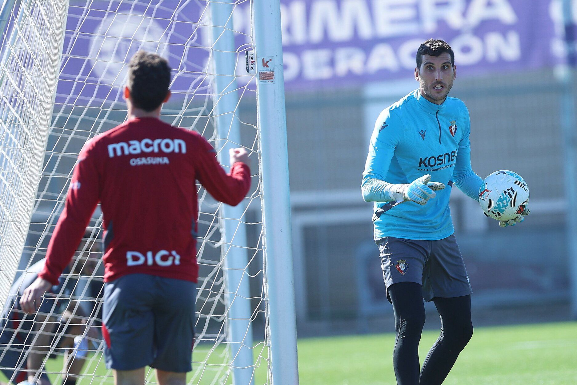 Fotos del entrenamiento de Osasuna (02/10/2025)