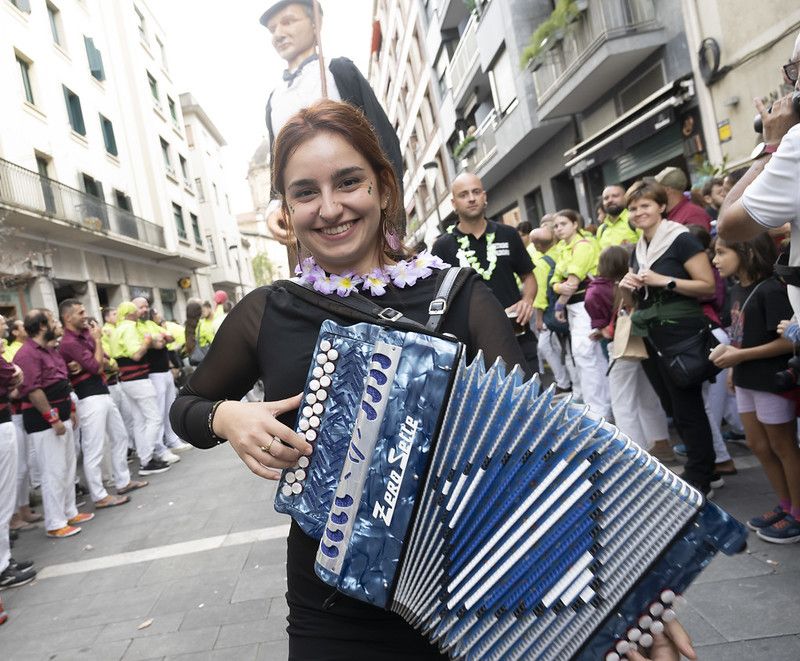 Castellers, gigantes y carrera popular en las Agorreko Santikutzak de Legazpi