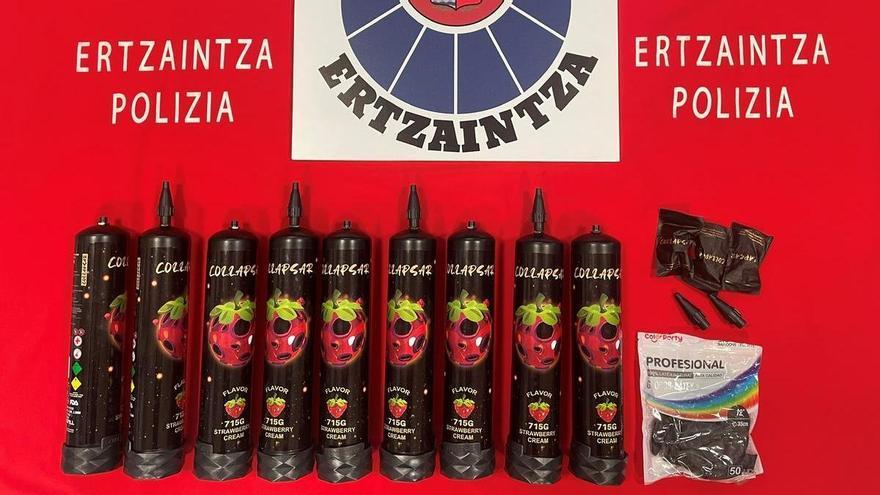 La Ertzaintza investiga a tres jóvenes por vender "gas de la risa" en una discoteca de Vitoria-Gasteiz