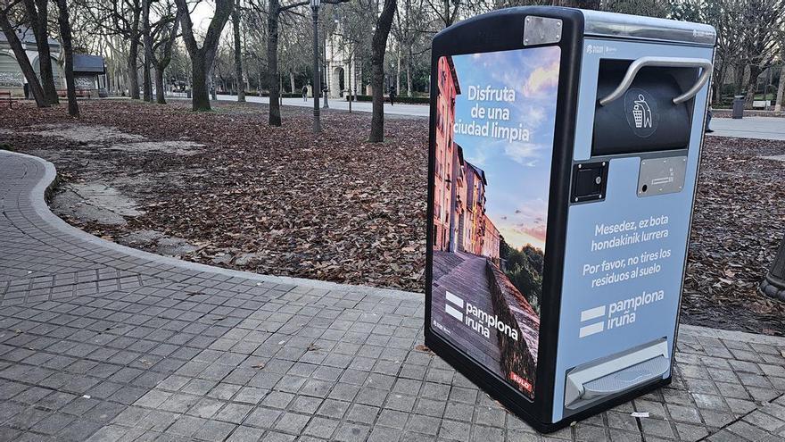 Pamplona prueba papeleras inteligentes que se compactan con energía solar y envían alertas: esta es su ubicación