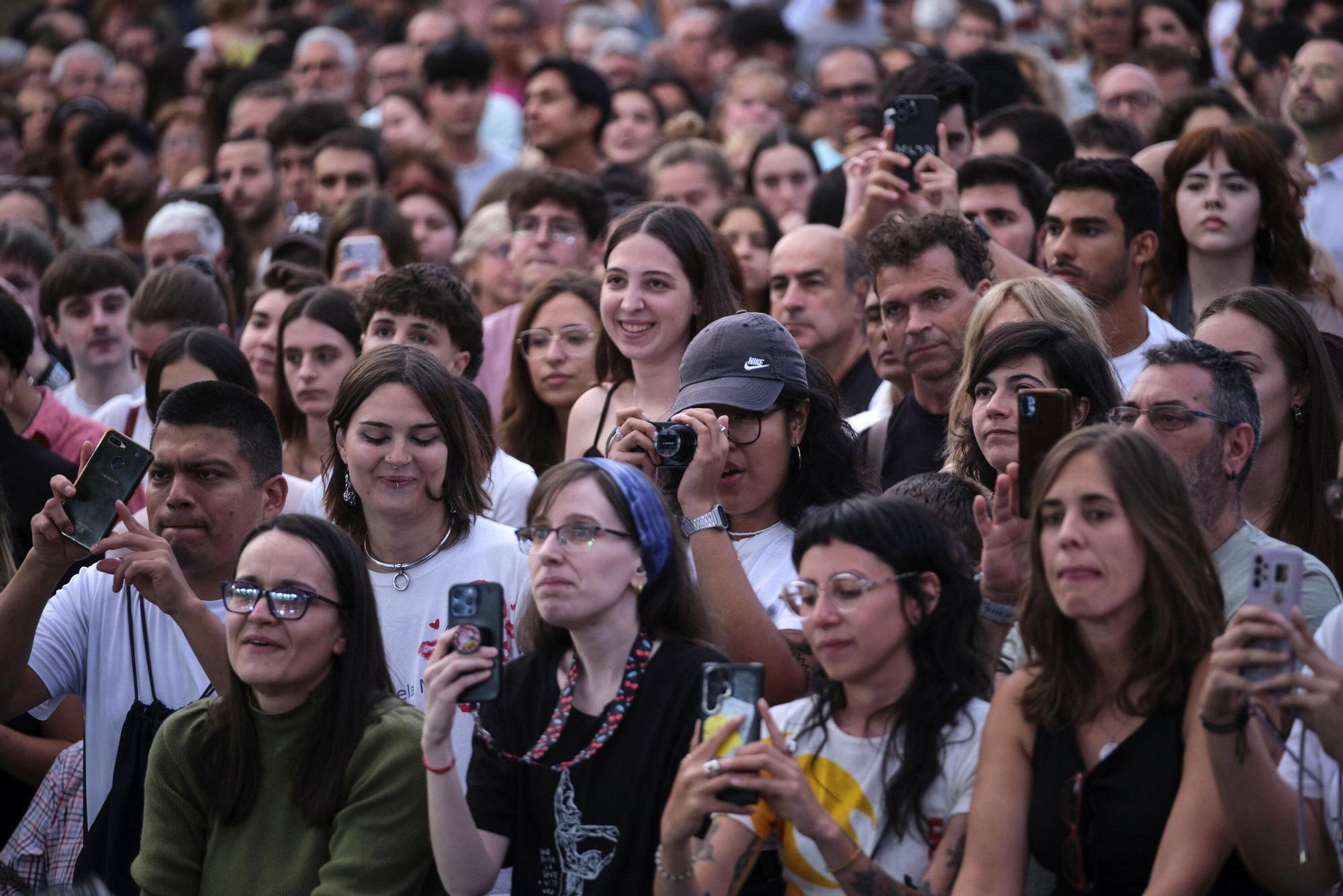 Fotos del concierto de Natalia Lakunza en la plaza del Castillo de Pamplona