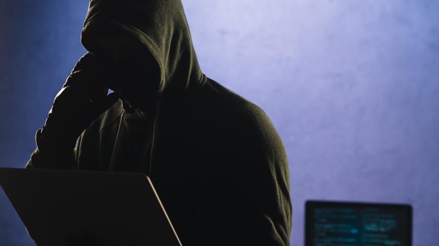 'The man in the middle': la estafa con la que los ciberdelincuentes pueden manipular tus pagos