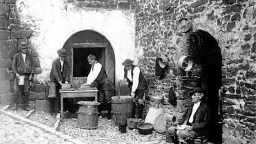 &#039;Roncaleses elaborando queso&#039; (1924).