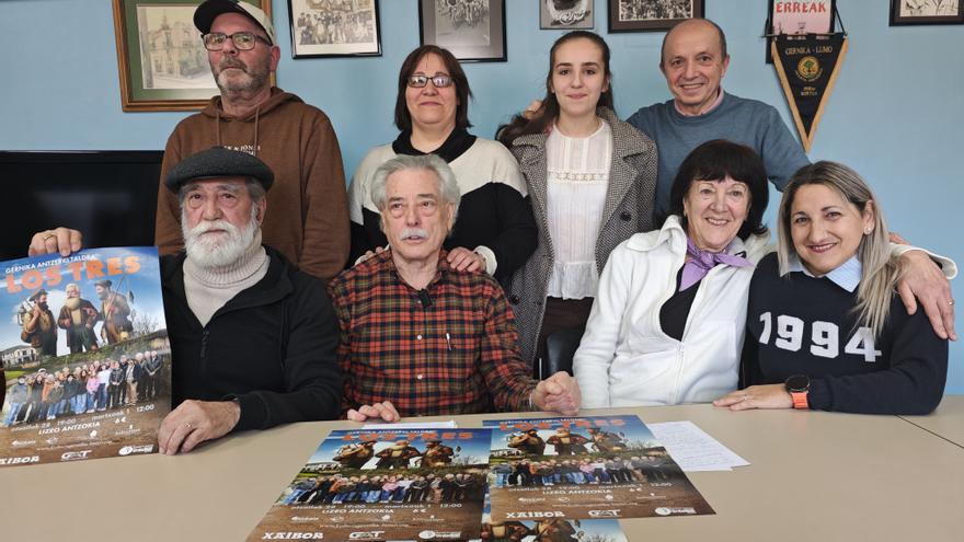 ‘Los Tres’ txirenes de Urdaibai se suben al escenario de Gernika-Lumo