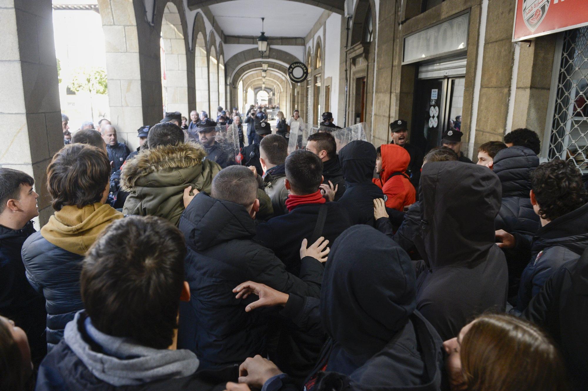Protestas en Gernika por la visita de Felipe VI