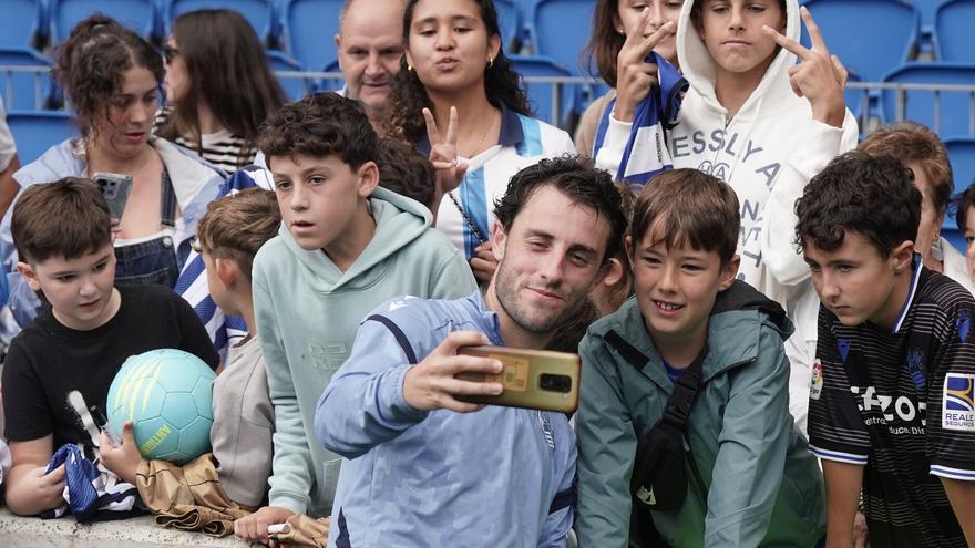 La Real asigna dorsal a Sadiq y Odriozola