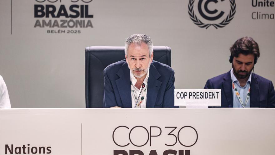 La COP30 logra un acuerdo climático, aunque sin objetivos concretos sobre el fin de los combustibles fósiles
