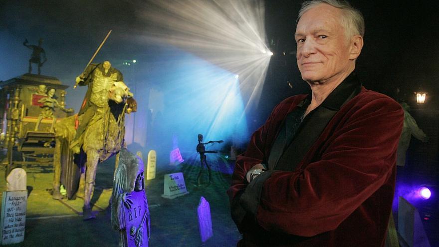 La viuda del fundador de Playboy intenta frenar la difusión de imágenes íntimas de mujeres y de posibles menores