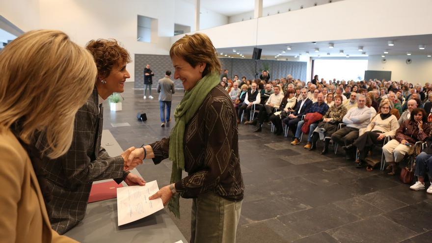 Fotos del homenaje a empleados de la Administración navarra jubilados o fallecidos en 2025