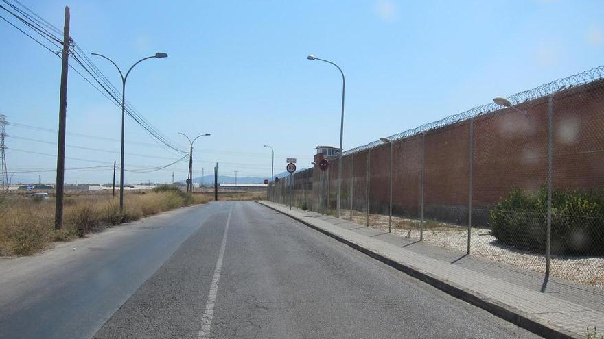 Un preso mata a su compañero de celda con la tapa de una lata de atún en Murcia