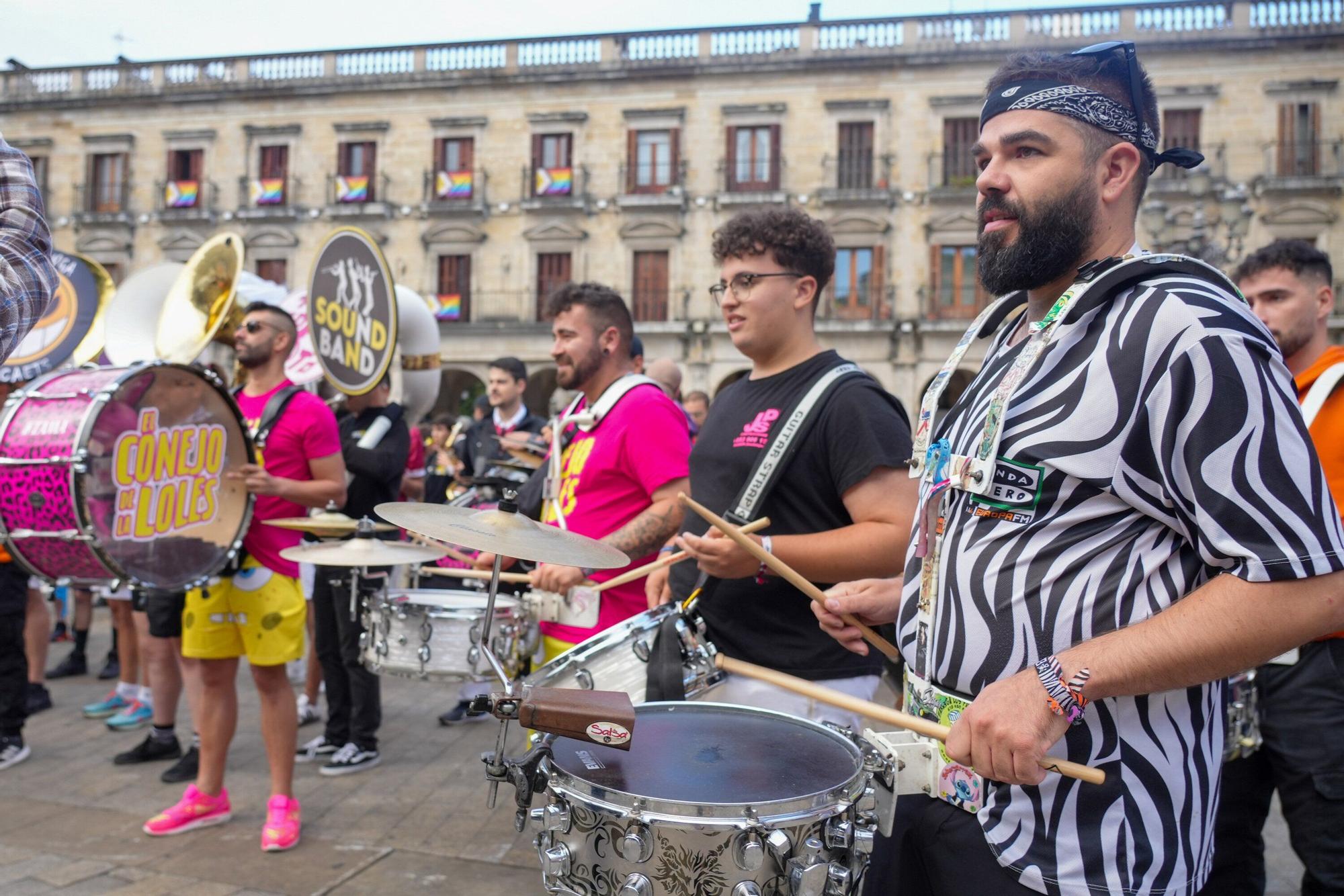 En imágenes: Las dianas llaman a la fiesta en el día de Santiago