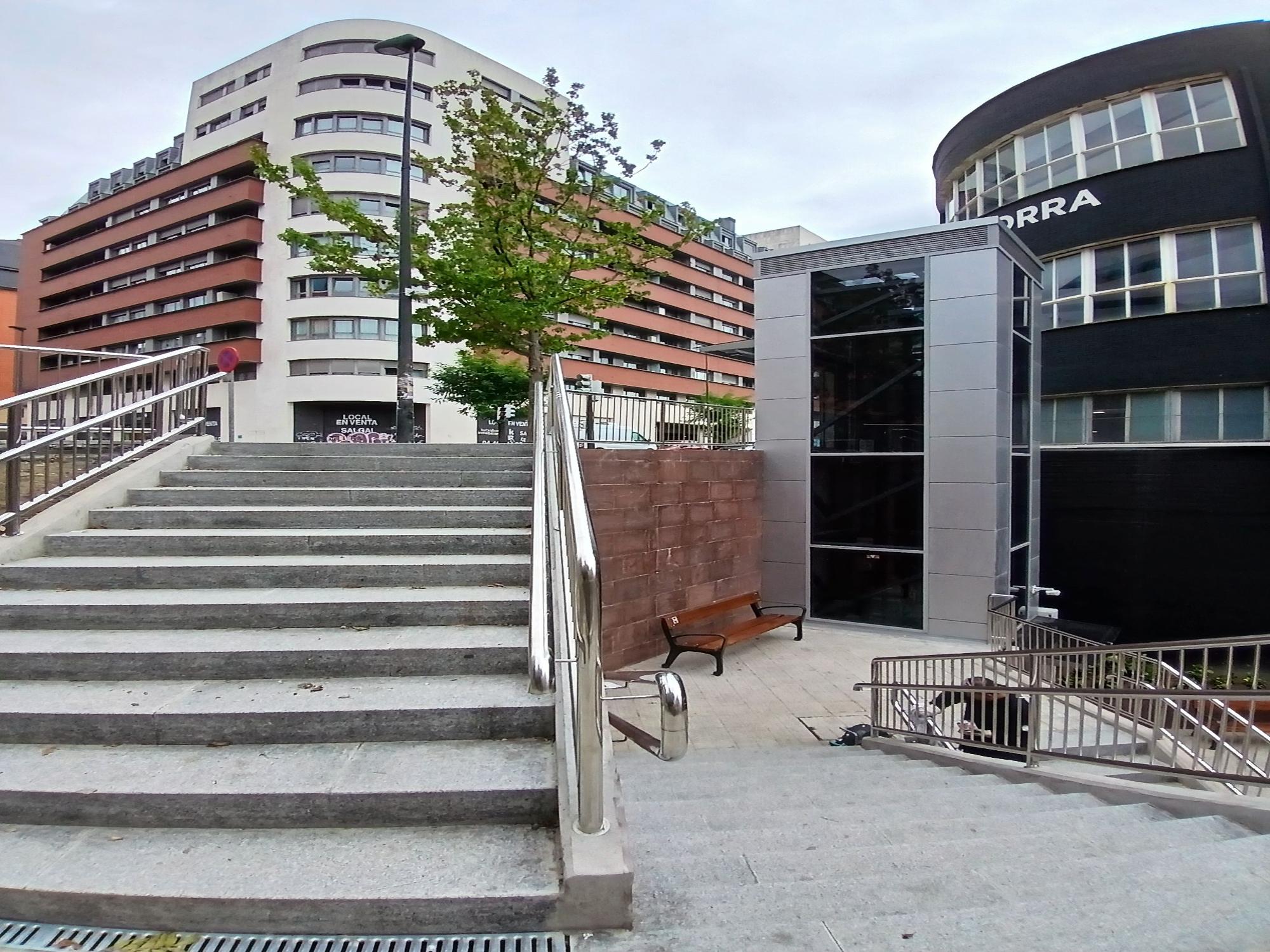 En imágenes: Bilbao suma un nuevo ascensor público y se acerca a los 80