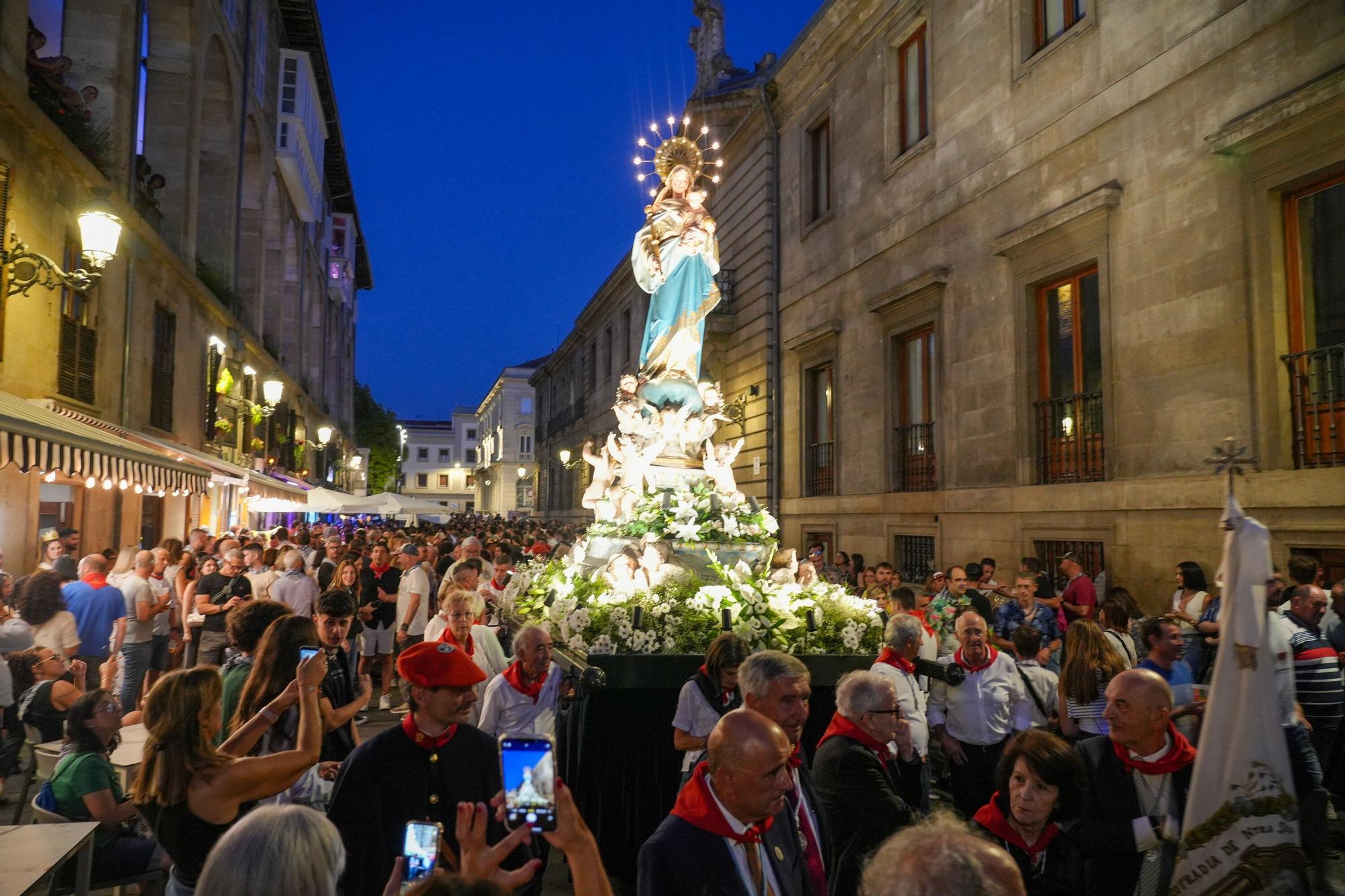 En imágenes: Fervor religioso en la procesión de los faroles