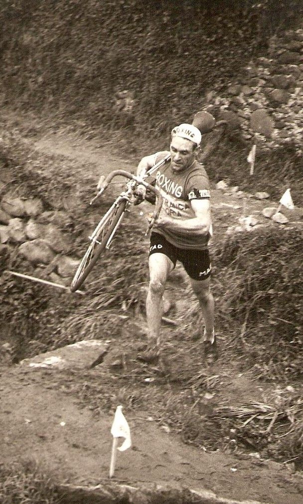 Imagenes del I Premio Gure Bide de Ciclocross celebrado en Elgoibar en 1960