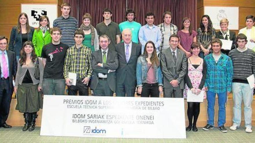 Premios Idom a los mejores expedientes académicos de Ingenieros