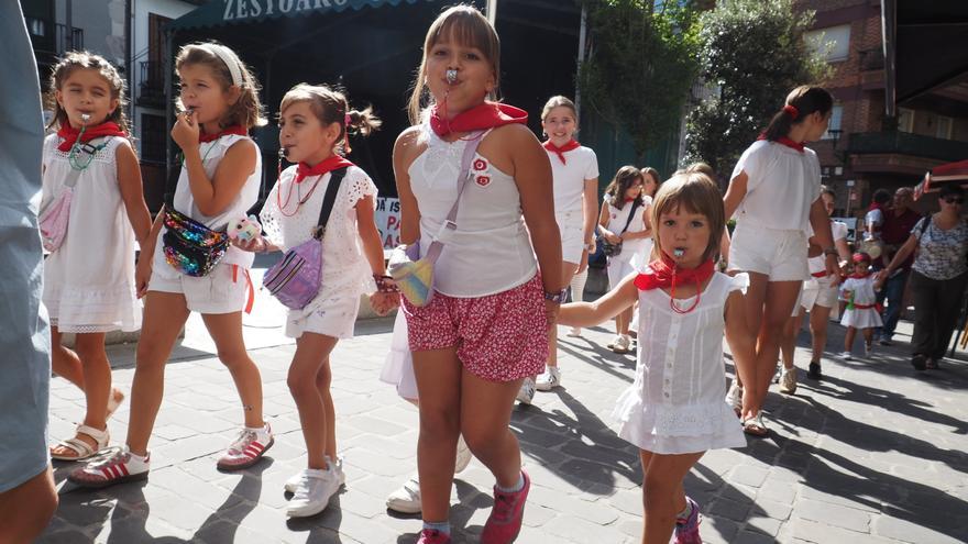 Ruido y alegría en el inicio de las fiestas de Zestoa