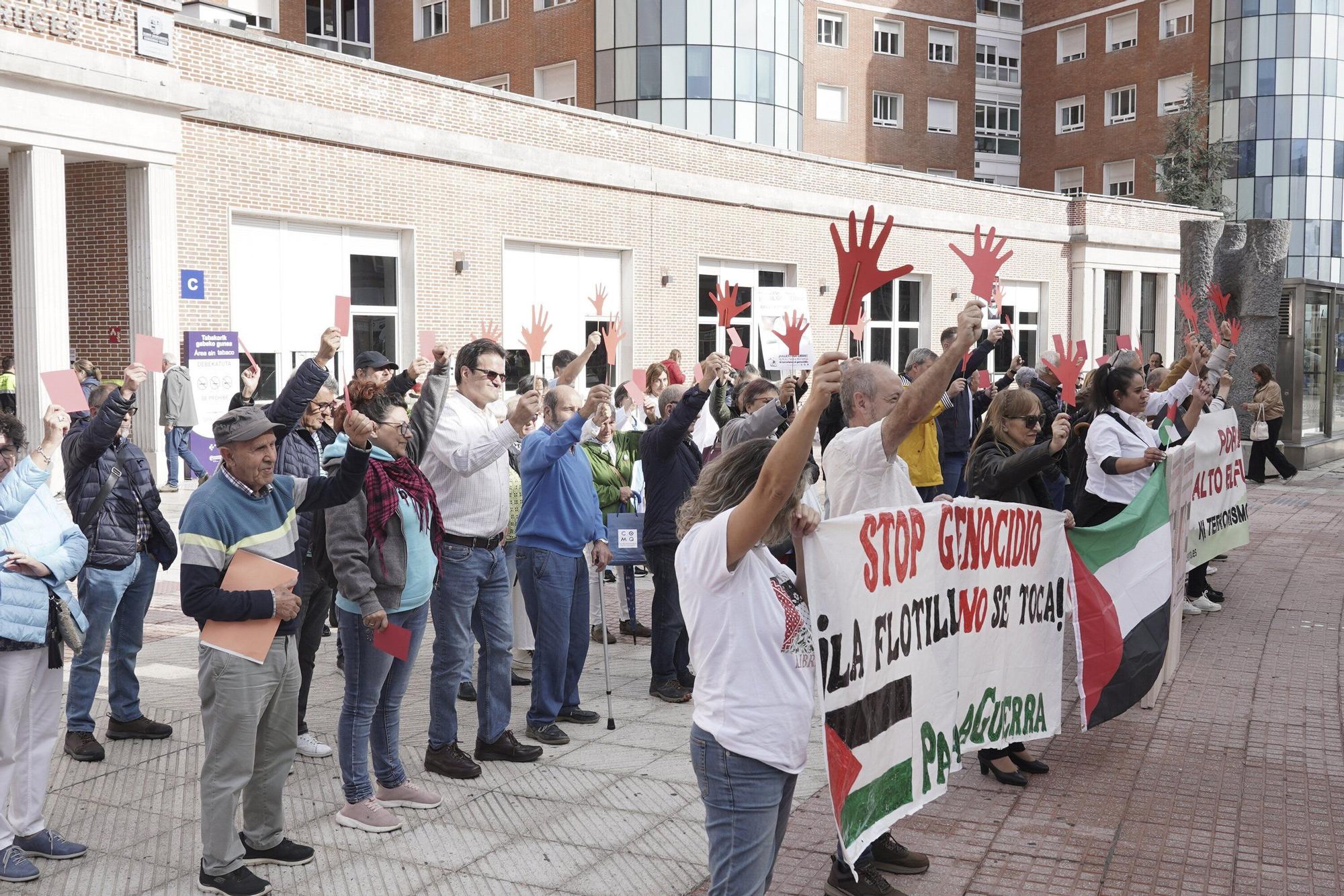 El Hospital de Cruces se manifiesta en favor de los sanitarios de Gaza