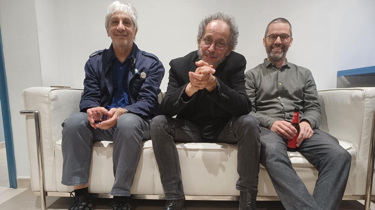 Lee Ranaldo de Sonic Youth, el inconformista francés Pascal Comelade y el batería Ramón Prats.