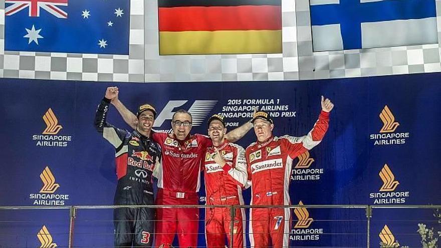 Vettel gana el Gran Premio de Singapur y Hamilton y Alonso abandonan