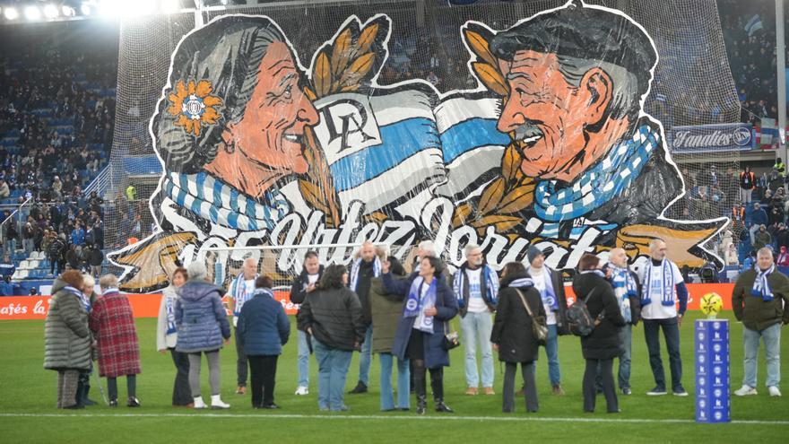 En imágenes: Ambientazo en Mendizorroza por el 105 aniversario del Alavés (¡Búscate en las fotos!)