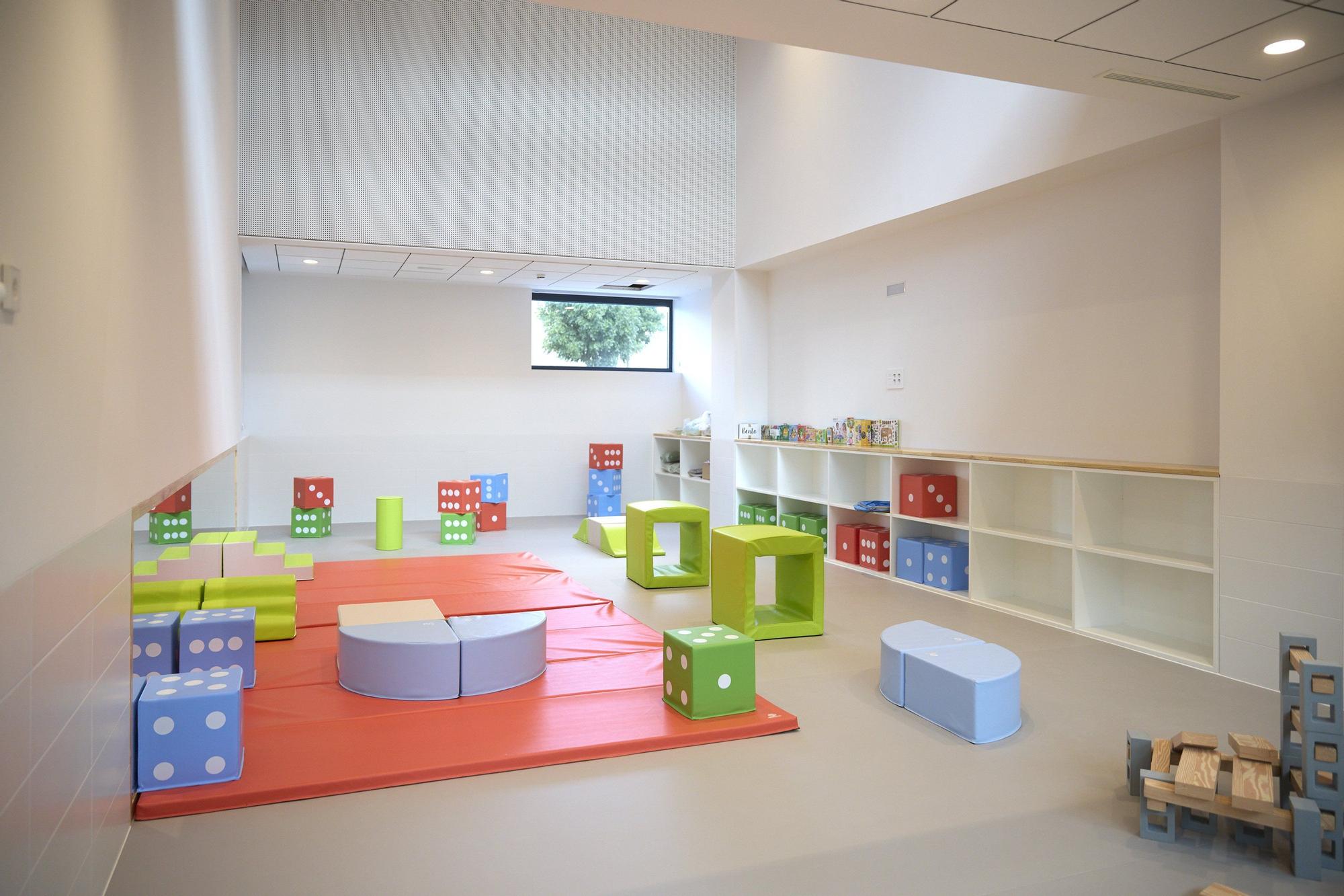 Fotos de la visita de María Chivite a la nueva Escuela Infantil de Erripagaña