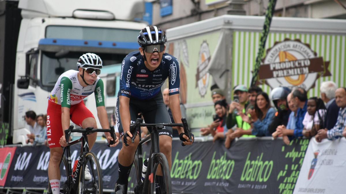 Ekhi Uriarte, una de las promesas alavesas del ciclismo en la actualidad, en una carrera con el Alimco-Campagnolo