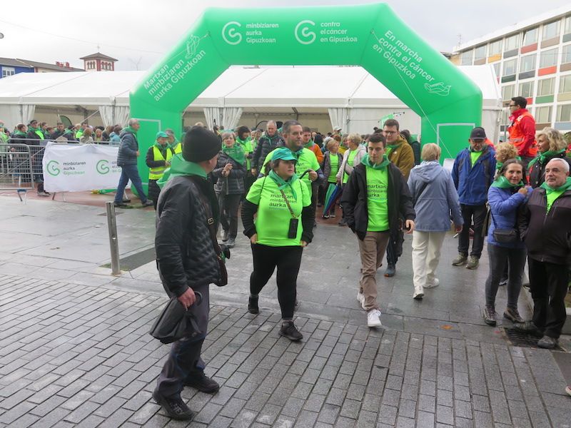 La marcha contra el cáncer de Urretxu y Zumarraga, en imágenes