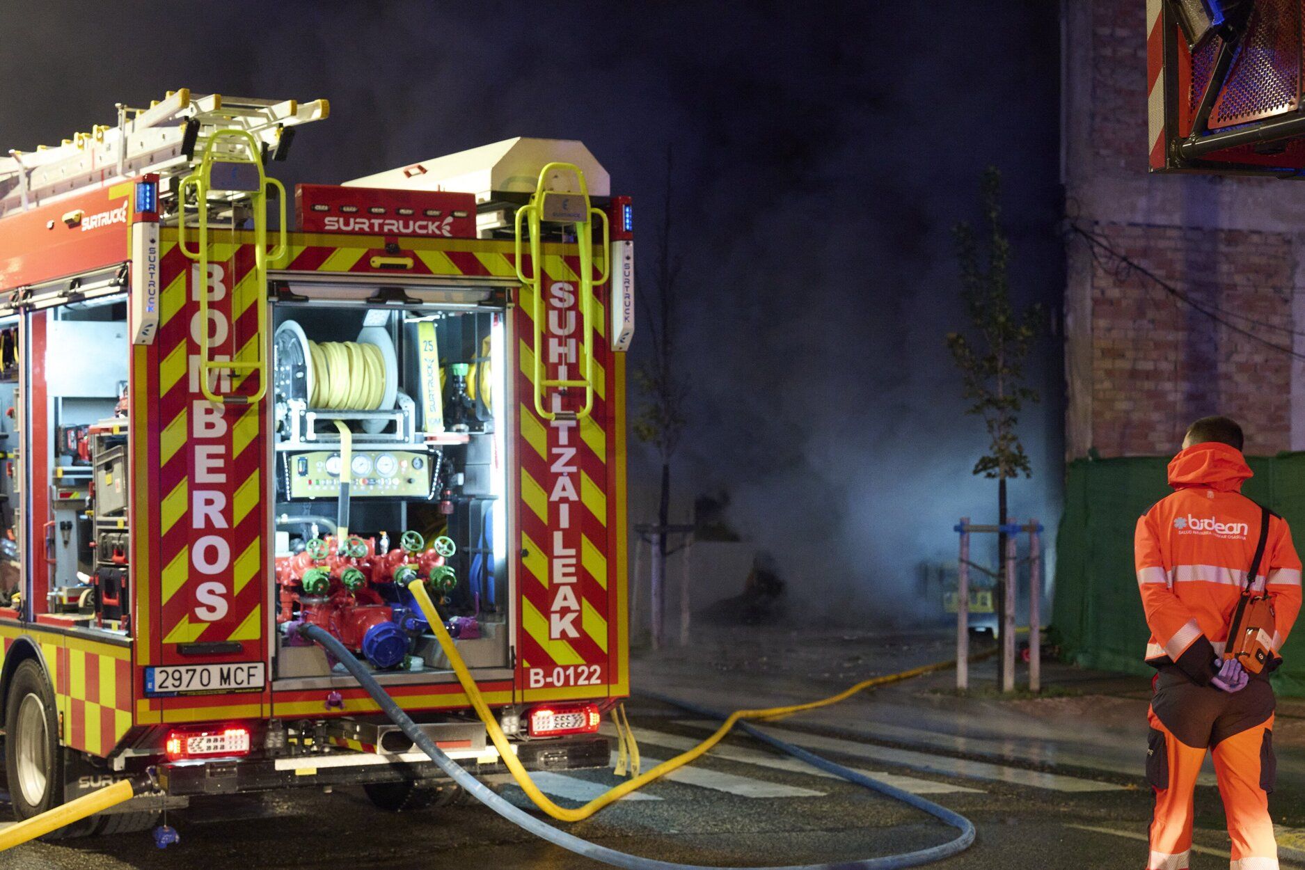 Fotos del incendio de un bazar en la Rochapea