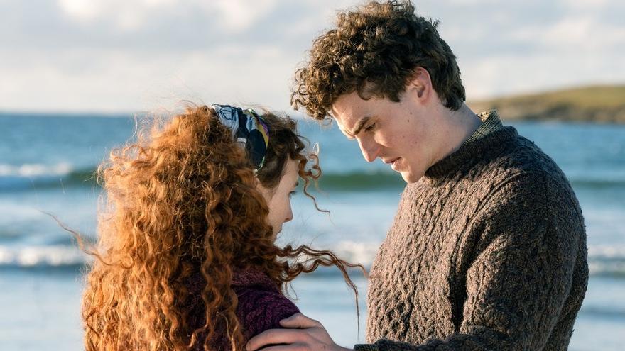 Delirios de amor, la crítica de &#039;Amor en cuatro letras&#039;, con Pierce Brosnan y Helena Bonham Carter