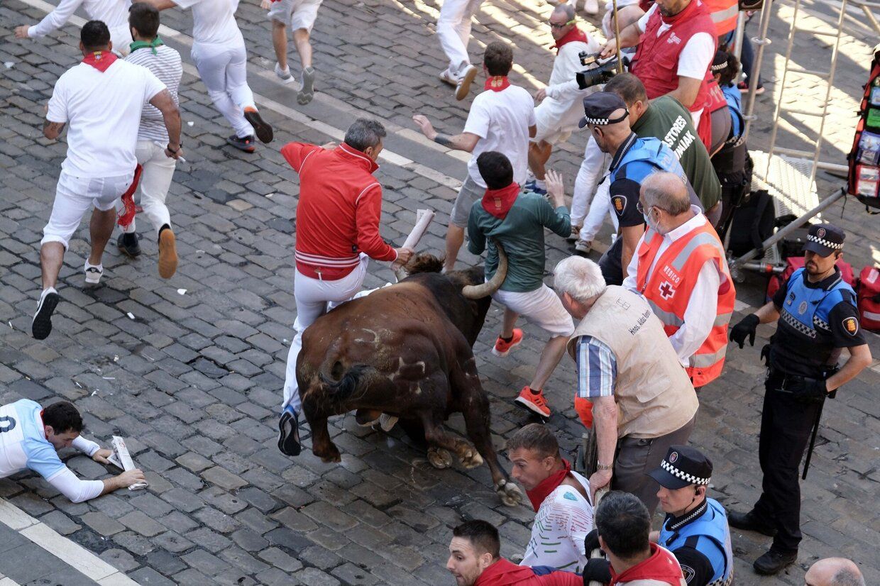 San Fermín | Sexto encierro, con los Jandilla, tramo del Ayuntamiento (Iban Aguinaga)