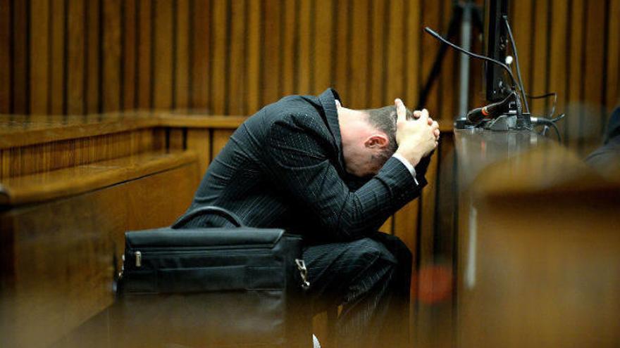 Polémica con el vídeo en que Pistorius reconstruye el asesinato de su novia