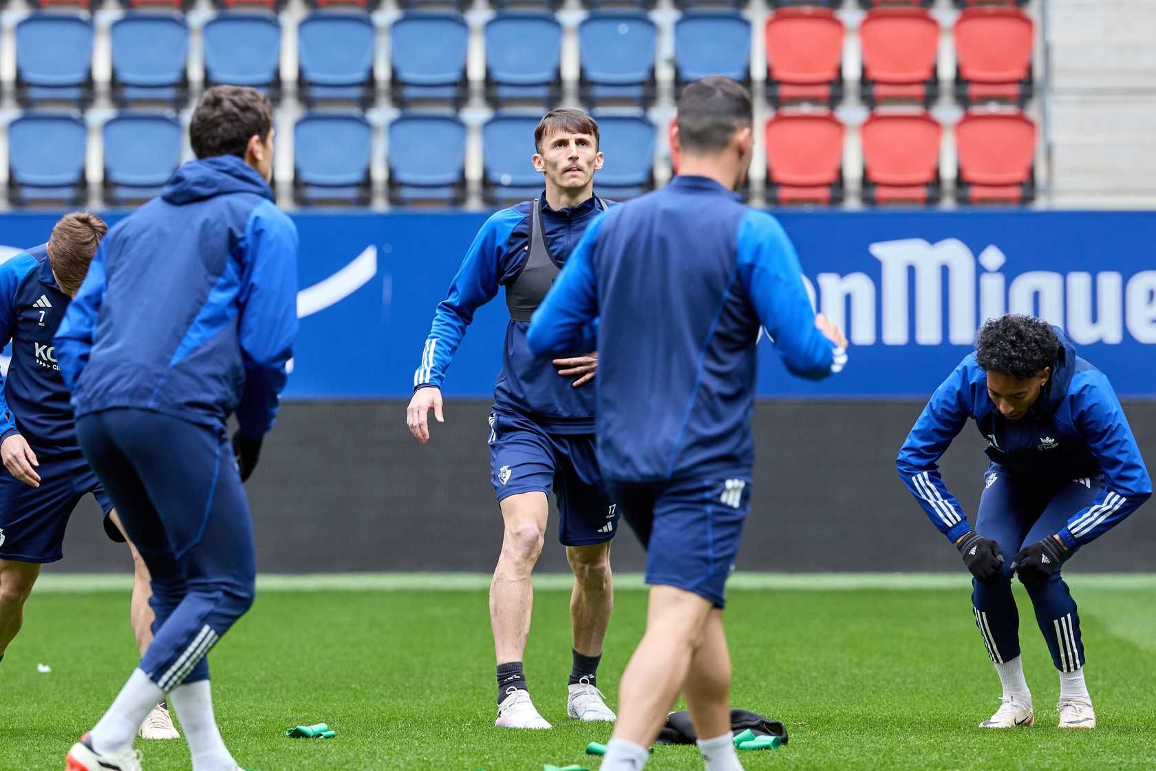 Osasuna se encierra en El Sadar para preparse contra la Real Sociedad