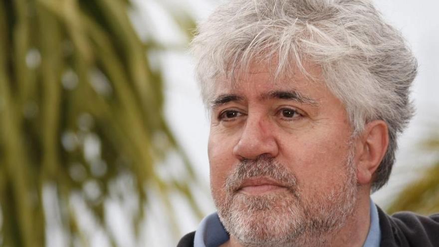 Almodóvar defiende al cineasta italiano Bertolucci