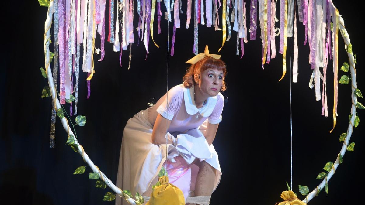 Escena de la obra &#039;Yo, madre&#039;, que la compañía Tdiferencia representará esta tarde en el espacio escénico Reyno de Artajona