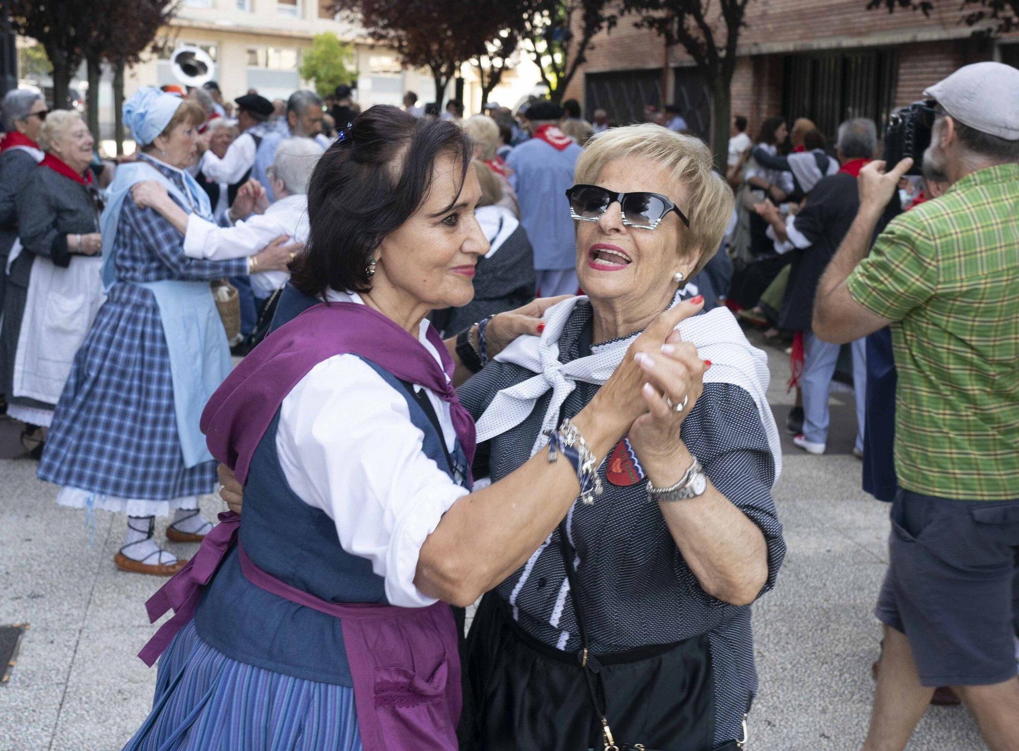 En imágenes: Blusas y neskas veteranos celebran su día en La Blanca