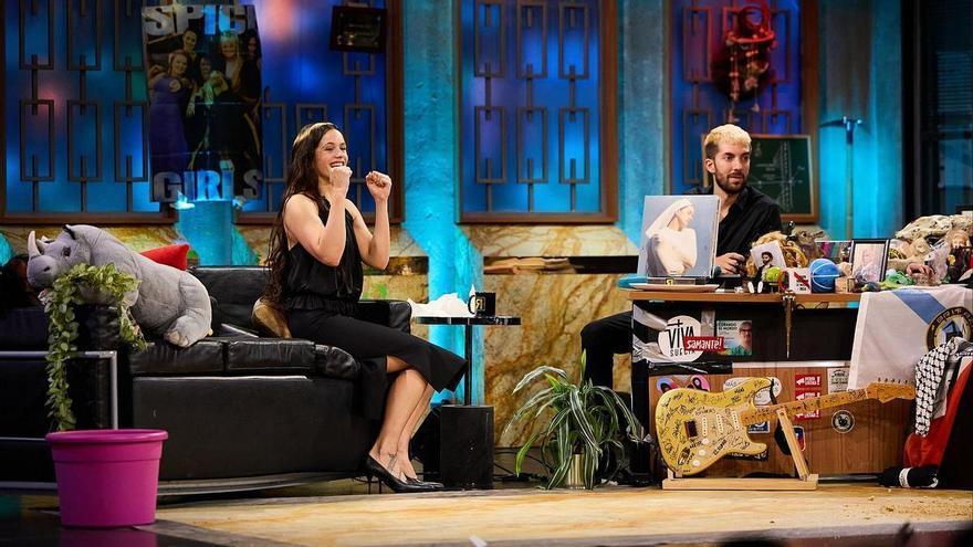 El curioso regalo con el que sorprendió Rosalía en su visita a &#039;La Revuelta&#039;