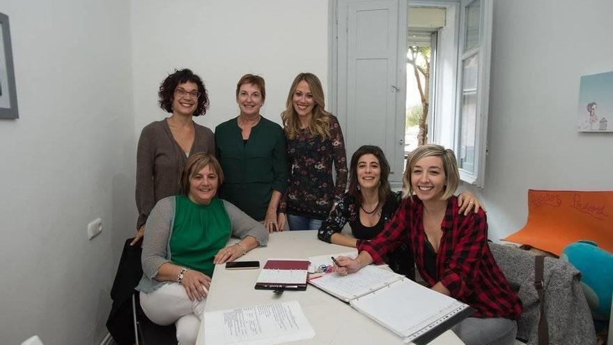 Equipo de Goizargi, en la sede actual del barrio de San Pedro de la capital, Juana Olleta, Amaia Arozarena, Nati Labairu, Rakel Mateo, Sara Pérez y Laura Calvo. Falta Marta Sanz.