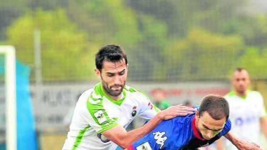 El Amorebieta coge aire ante el Racing.