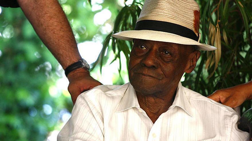 El pianista Pinetop Perkins ha fallecido a los 97 años.
