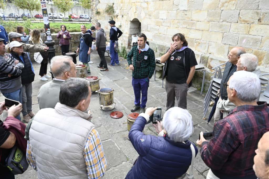 Las putxeras humean en Balmaseda en homenaje al tren de La Robla