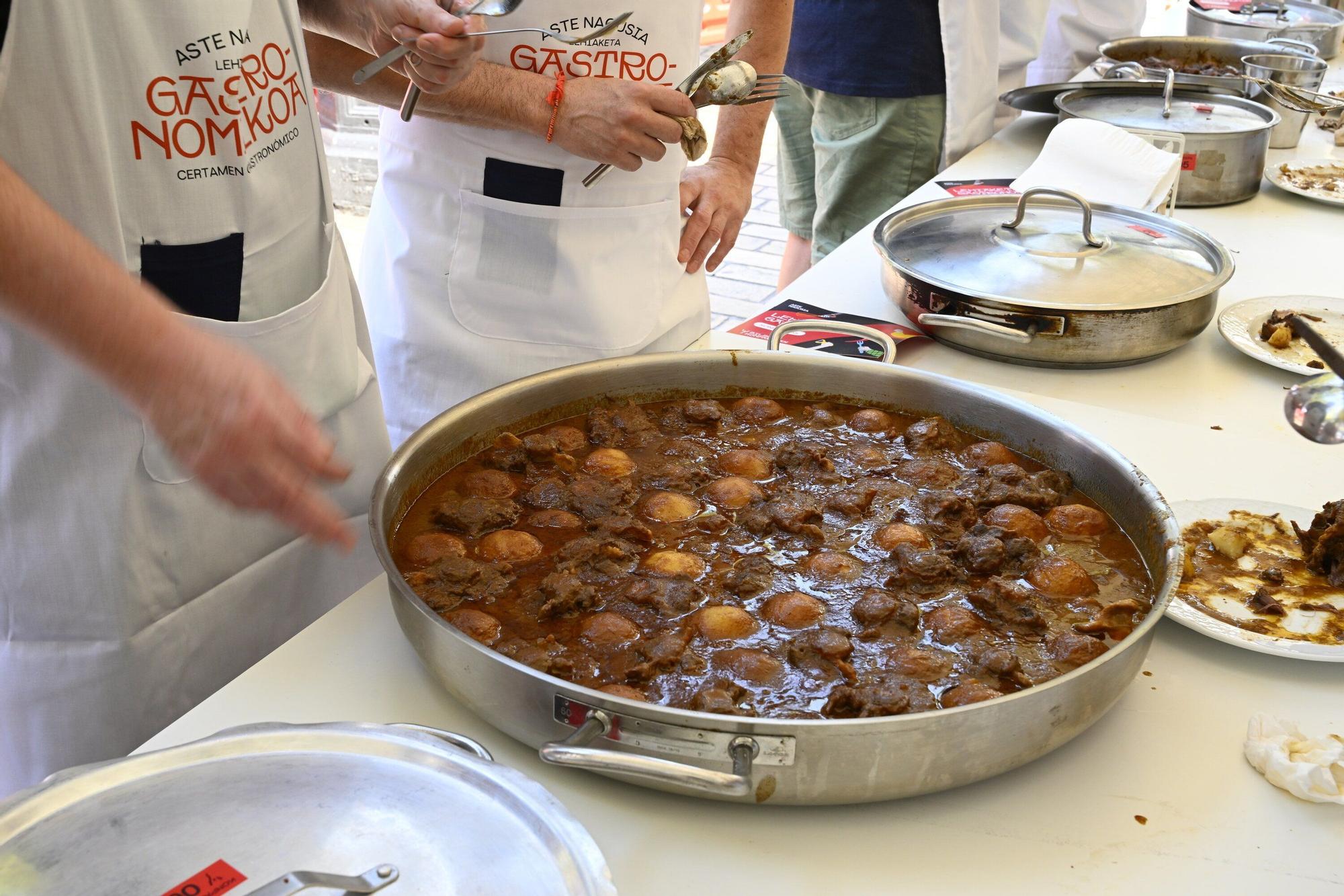 En imágenes: concurso gastronómico de rabo de toro en Aste Nagusia