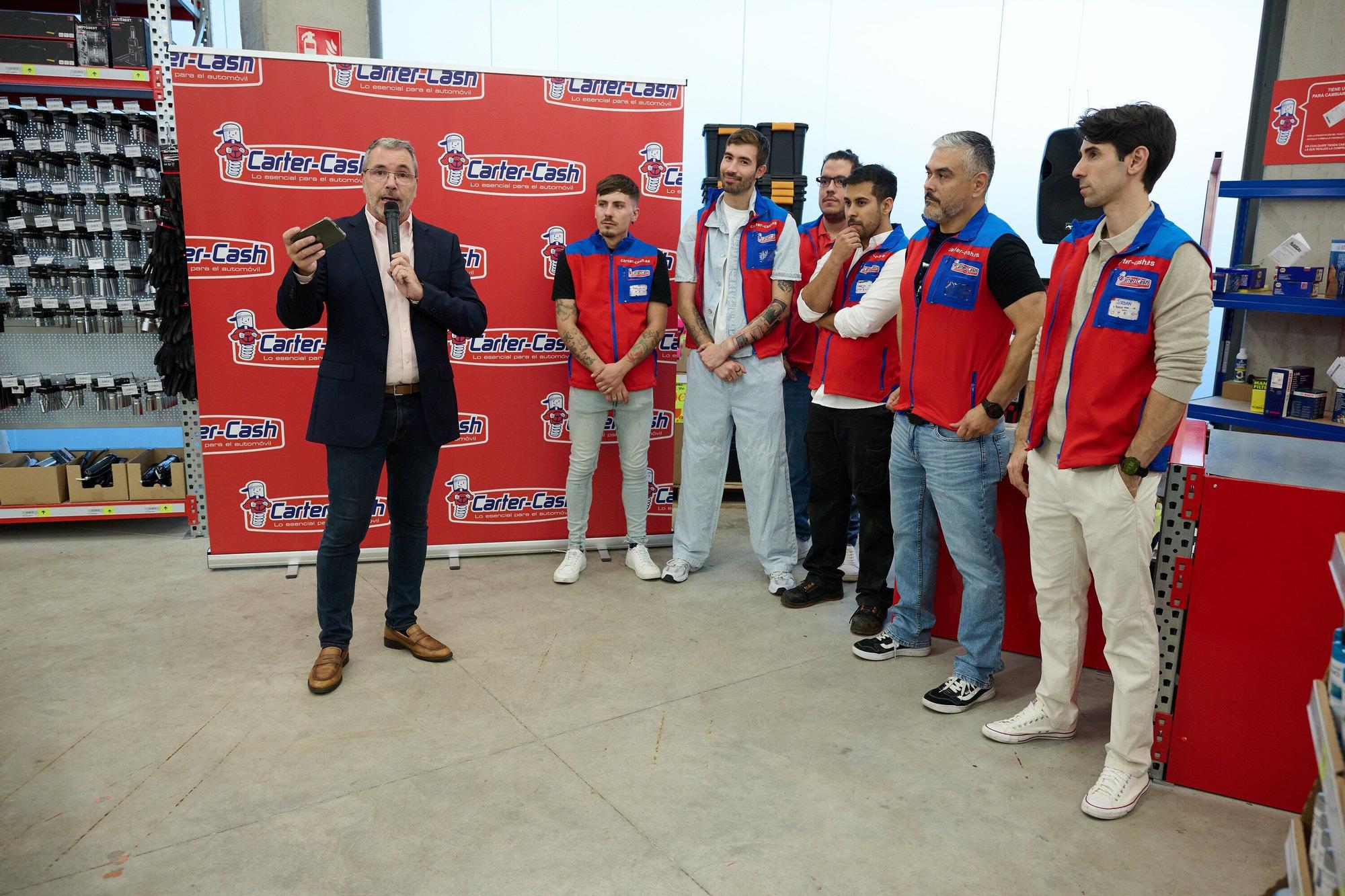 Fotos de la inauguración oficial de la nueva tienda de Carter-Cash en Pamplona