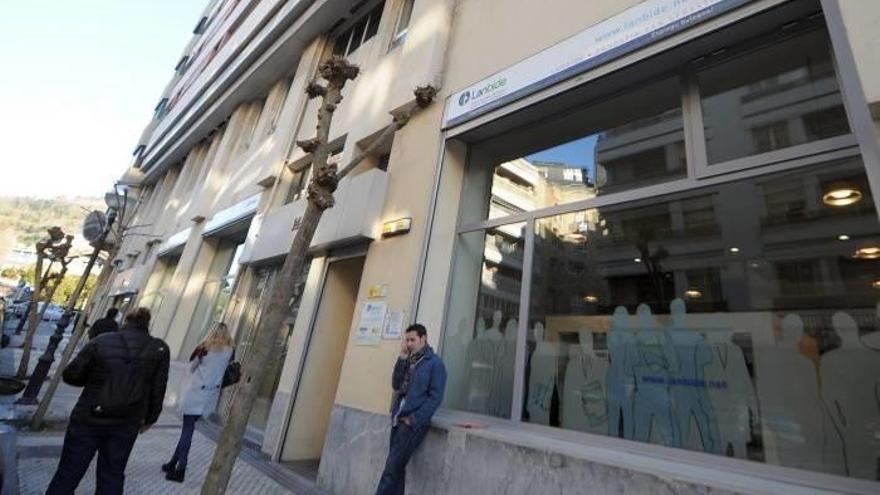 El paro se reduce en Euskadi en 2.103 personas en mayo