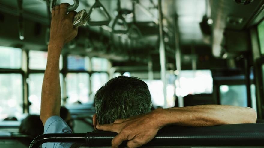 La aparición de mensajes en euskera en autobuses de Almería sorprende a los pasajeros