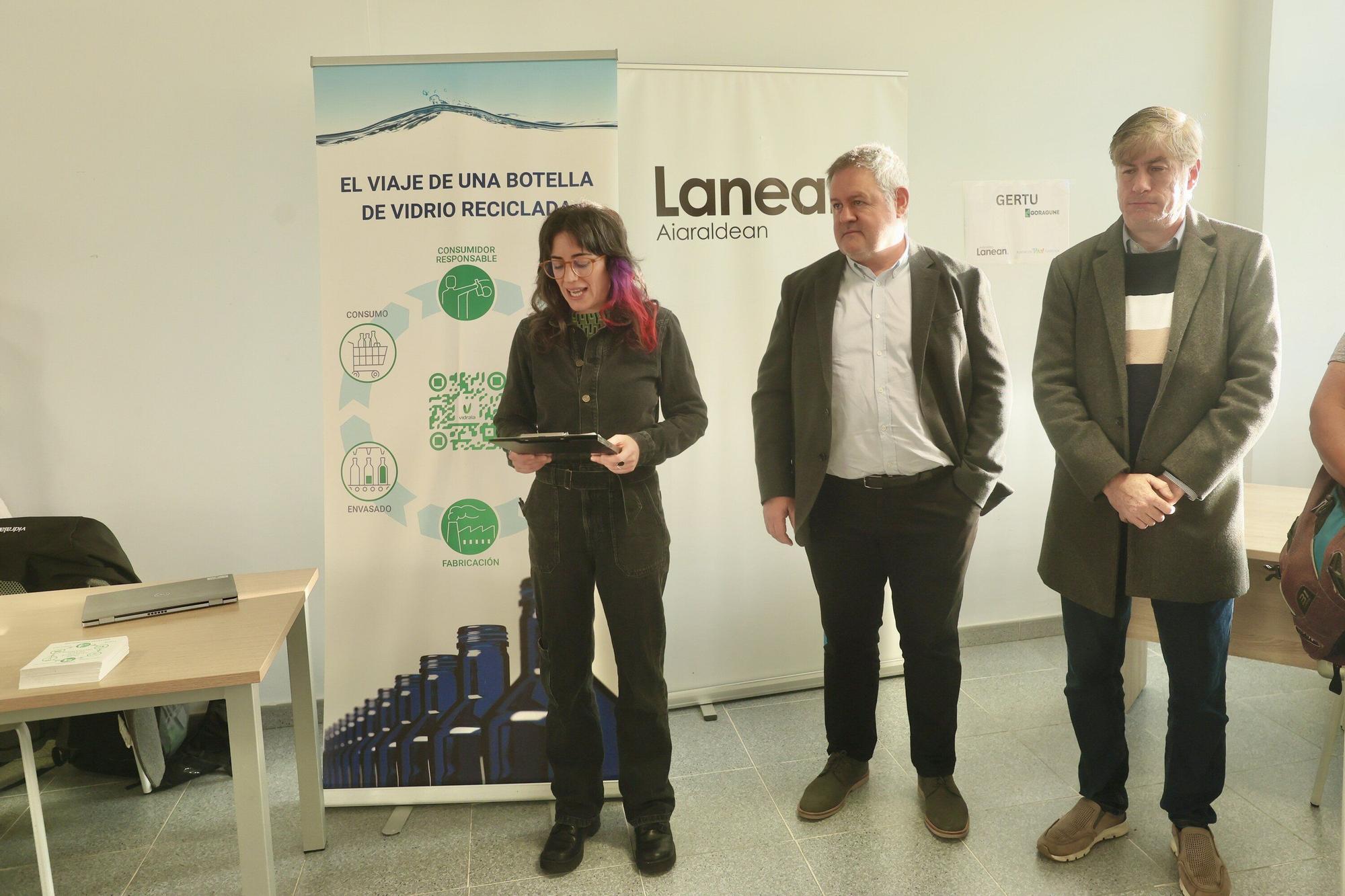 En imágenes: I Feria de Empleo de Aiaraldea